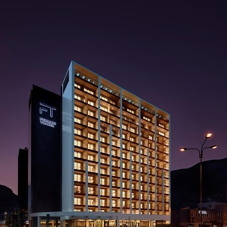 Aparthotel Ferrari Tower à Bozen Extérieur photo
